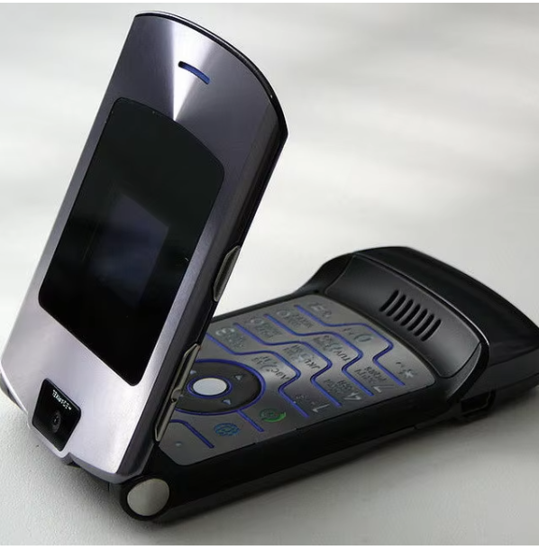 Low Prices GSM Original Very Cheap Classic Flip Cell Phone Unlocked Simple Mobile Phone For Motorola V3i