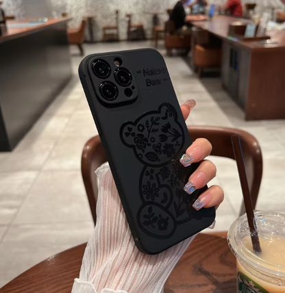 Luxury Black flower Bear fashion phone case for iPhone14promax Creative 13pro Anti-fall 12 personality 11 Soft Shell 14plus